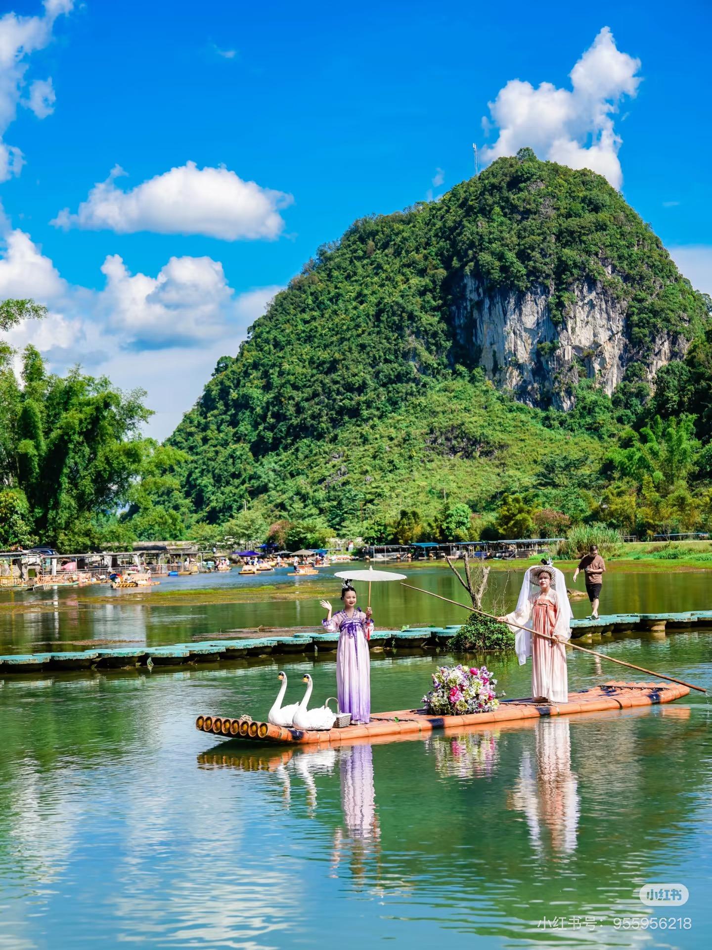 “在广西旅居养老，这次选择包车出行，才知道什么叫真正的舒适生活”
