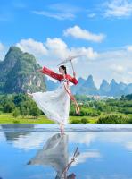 桂林春节旅游爆火1253万人次华骋包车：高峰出行下的高效解决方案今年春节，桂林再次成为全国焦点。